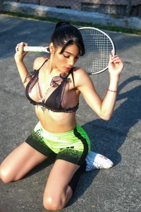 Maite_Smith_: Public ( 2 фото)