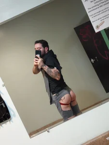 BigButtBetaBoi: Public ( 4 фото)