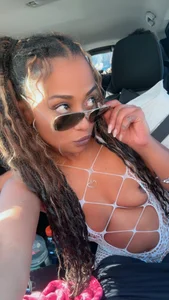 Goldie_Glows63 Public Pic 7