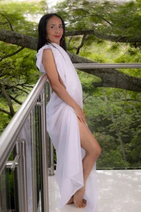 jashh_ 🌸🤍The wind caresses my saree ... but you would like to be.💫😏 Pic 2