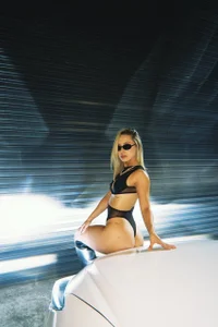 GretaVelvet Red passion, black sin 🥵 Pic