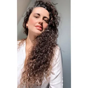 IsabelaWoods I want to travel the world by your side Pic 3