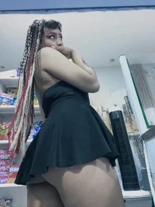 your favorite, sexy saleswoman 🙈😍💖 de alana_king7  Imagens