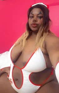 ebonny_suggarmommy1 sexy nourse Foto 2