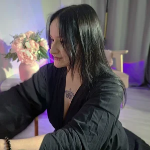 Ame_xCore vibing in a robe slika 5