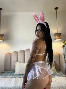 zoee_jackson naugthy rabbit Immagine  2