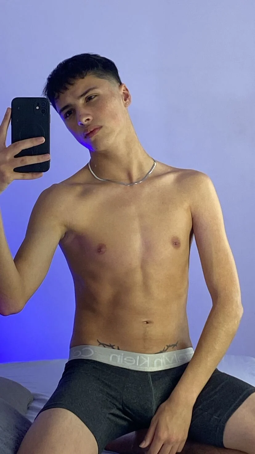 JoshClaarktt-এর ট্রেন্ডিং  2250টি ছবি