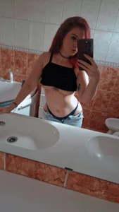 Zdjęcia EvaThorn Home alone teasing the mirror:  2