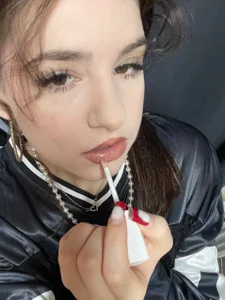 Public od _OliviaClark  3 snímek