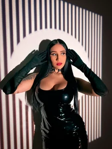 NickyLawson Between lights and curves Billede 5