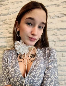 what do you think of the dress? de FredericaEden  4 photos