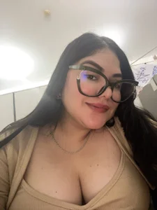 AlmaRosalesA little more of me💜🖤💜 Bild 8