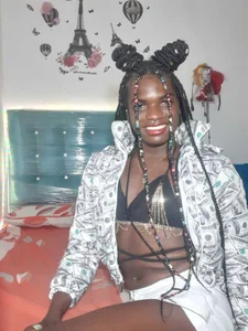 kiss de Kristal_Cox1 Foto