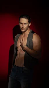 AxelFairchaild a look a connection รูป 