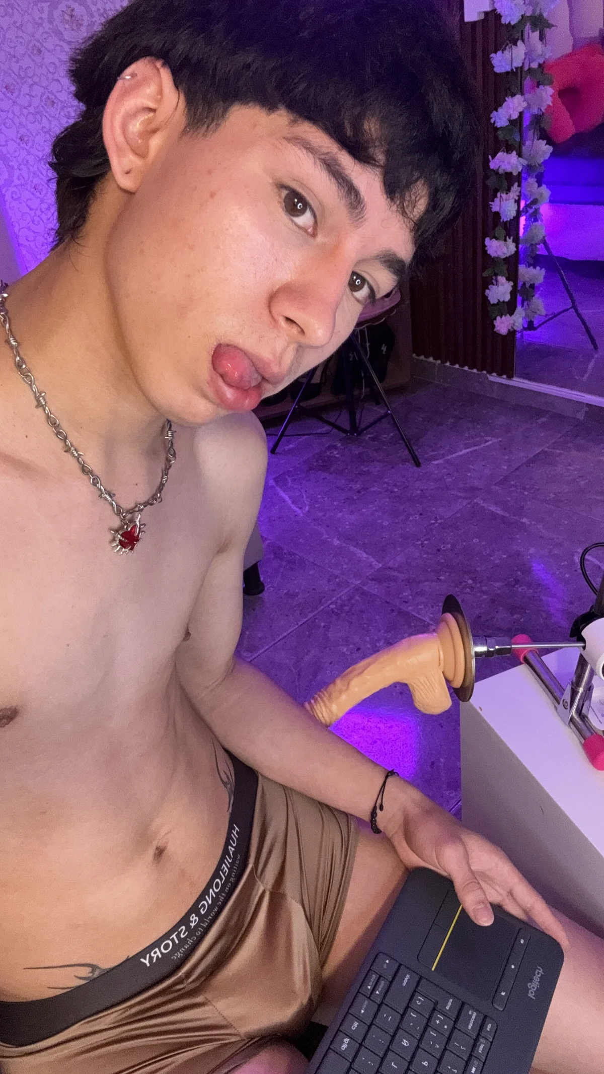  1103 Gambar Sohor Kini kaelwolf_tay