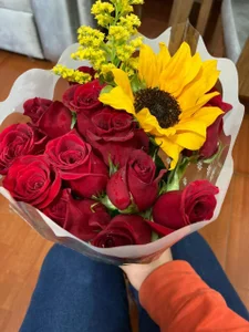 saritaa_8 I LOVE ROSES 💜🌹💐 Pic