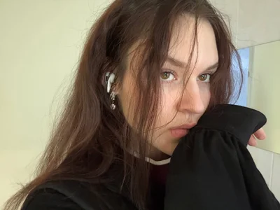 DelindaToste My day off Pic 2