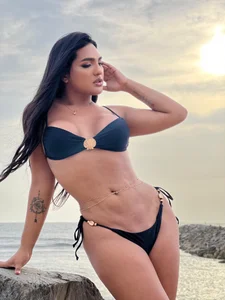 isabella1sexy A wonderful day on the beach Pic 5