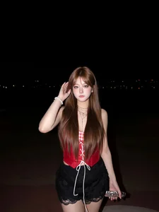 LY-OO1 Amy Pic 2