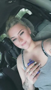 blitzenblazen's Cute selfies💅🏻 Sex Photo 8
