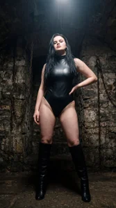 Laura_Graal Public Pic 7