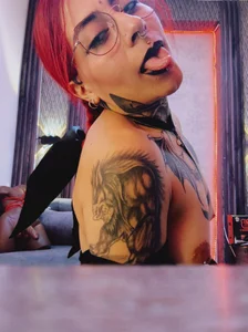 selene_red_ Public 사진 3