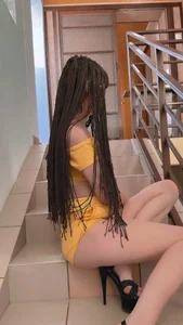 Cutie_orgasm: On the stairs ( 9 фото)