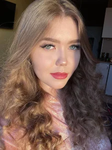 BlondeLina Public Foto 3