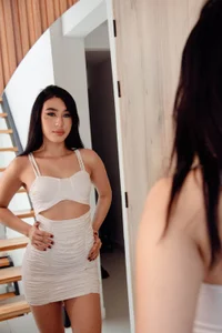 kylie_luna i feel like and angel in withe Immagine  2