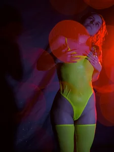 AngelAnty Would you have come closer... or just watched? 圖片 6