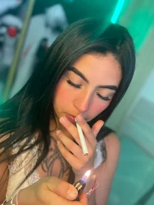 _luna_torres smoke Pic 3