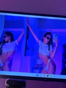 COME WITH ME 😏💗 od Saam_Sky  6 snímek