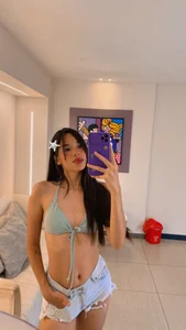 Milleradhara24 No necesito mostrar mucho… mi energía ya lo dice todo.” Bilde 2