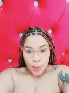 SEXY AND YUMMY de ExclusiveLeexx  3 photos