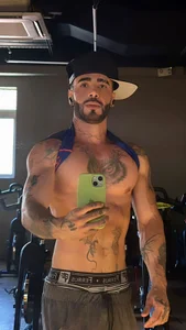 Darwin_Horny Public Pic 4