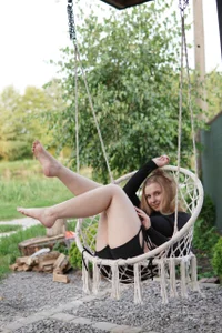 FreiaFlower a beautiful, curvaceous woman with long, light-colored hair Fotka 4