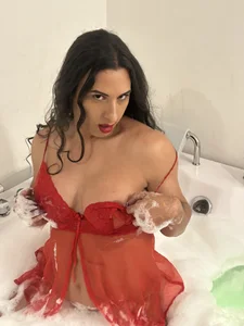 dangerous_bitch Jacuzzi Pic 2