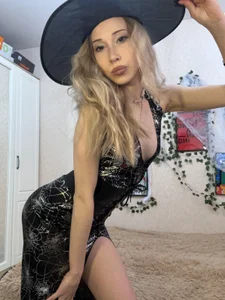 Emmarayder Halloween image 🎃💋 Pic