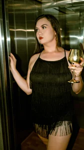 MADISSONLOVE_ In the Elevator 🖤 รูป  3