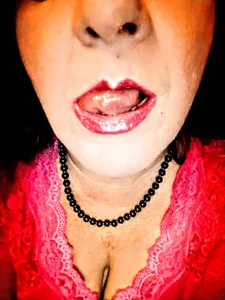 YOURWIFEY Use my mouth  6টি ছবি
