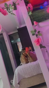 NaomiAsha Taking me photos for you Foto 3