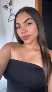 Public de roxyy_foxyy  2 Imagens