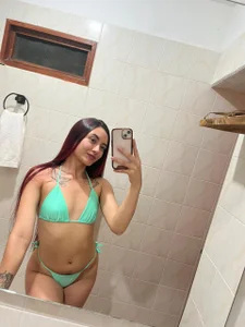 nova_ashfordPick your favorite outfit图片 2