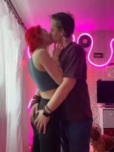 DulcieBendix: How are things going for you? ( 2 фото)