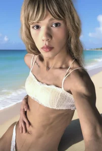 MadonnaRossi For My Fans টি ছবি