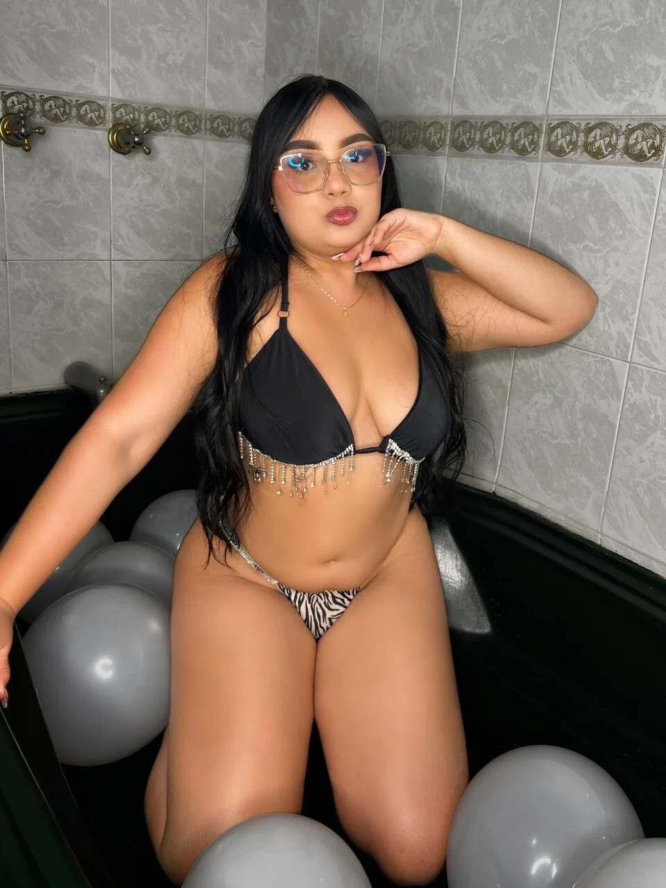 Yulicollins - Photo 2