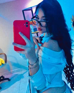 LylaLee111の🥵With My Phone🥵の枚の写真