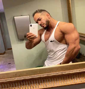 Logan_Roux Come Closer . fénykép