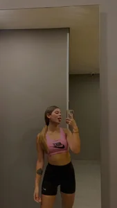 Ninakravis ✨ Gambar