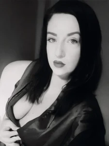 RED CLOTHES AND SEXY MOOVES de BrendaSkye  8 Imagens